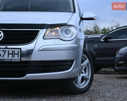 Сірий Фольксваген Туран, об'ємом двигуна 2 л та пробігом 190 тис. км за 9500 $, фото 9 на Automoto.ua