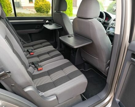 Сірий Фольксваген Туран, об'ємом двигуна 1.6 л та пробігом 213 тис. км за 8600 $, фото 13 на Automoto.ua