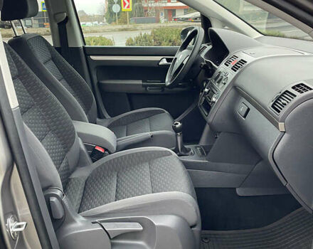 Серый Фольксваген Туран, объемом двигателя 1.6 л и пробегом 196 тыс. км за 8999 $, фото 26 на Automoto.ua