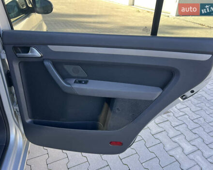 Серый Фольксваген Туран, объемом двигателя 1.4 л и пробегом 235 тыс. км за 7450 $, фото 27 на Automoto.ua