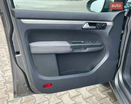 Серый Фольксваген Туран, объемом двигателя 1.6 л и пробегом 196 тыс. км за 8999 $, фото 37 на Automoto.ua