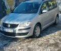 Сірий Фольксваген Туран, об'ємом двигуна 1.6 л та пробігом 211 тис. км за 7000 $, фото 1 на Automoto.ua