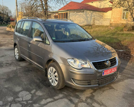 Сірий Фольксваген Туран, об'ємом двигуна 1.6 л та пробігом 191 тис. км за 7700 $, фото 1 на Automoto.ua