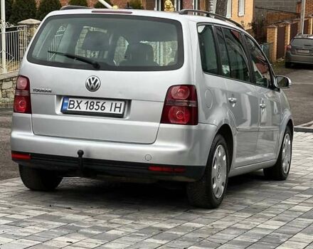 Серый Фольксваген Туран, объемом двигателя 1.6 л и пробегом 198 тыс. км за 8399 $, фото 7 на Automoto.ua