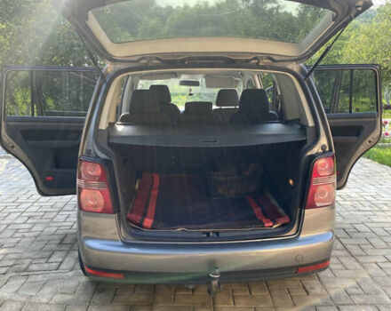 Серый Фольксваген Туран, объемом двигателя 1.6 л и пробегом 201 тыс. км за 8700 $, фото 9 на Automoto.ua