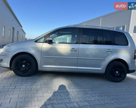 Серый Фольксваген Туран, объемом двигателя 1.4 л и пробегом 235 тыс. км за 7450 $, фото 5 на Automoto.ua