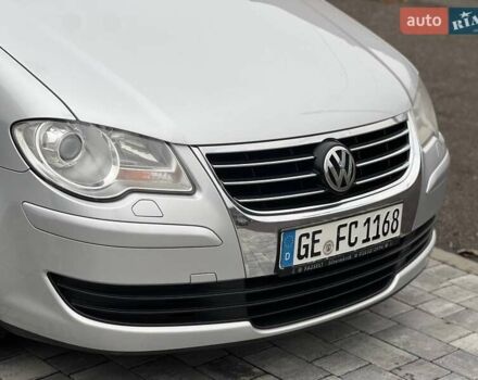 Серый Фольксваген Туран, объемом двигателя 1.6 л и пробегом 198 тыс. км за 8399 $, фото 24 на Automoto.ua