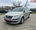 Сірий Фольксваген Туран, об'ємом двигуна 1.6 л та пробігом 216 тис. км за 7300 $, фото 1 на Automoto.ua