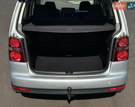 Серый Фольксваген Туран, объемом двигателя 1.6 л и пробегом 278 тыс. км за 8200 $, фото 17 на Automoto.ua