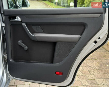 Серый Фольксваген Туран, объемом двигателя 1.6 л и пробегом 174 тыс. км за 7550 $, фото 39 на Automoto.ua