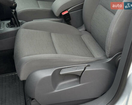 Серый Фольксваген Туран, объемом двигателя 1.6 л и пробегом 174 тыс. км за 7550 $, фото 28 на Automoto.ua