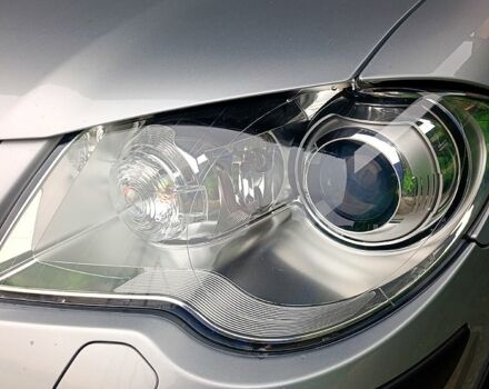 Серый Фольксваген Туран, объемом двигателя 1.4 л и пробегом 211 тыс. км за 9700 $, фото 5 на Automoto.ua