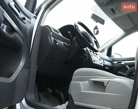 Сірий Фольксваген Туран, об'ємом двигуна 2 л та пробігом 190 тис. км за 9500 $, фото 22 на Automoto.ua