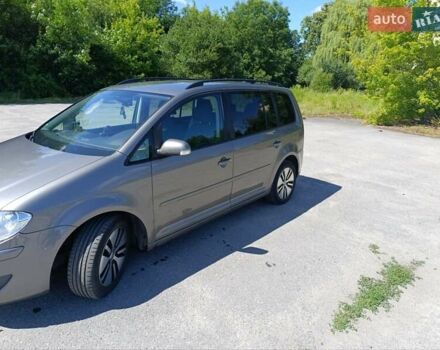 Серый Фольксваген Туран, объемом двигателя 1.9 л и пробегом 237 тыс. км за 7600 $, фото 4 на Automoto.ua