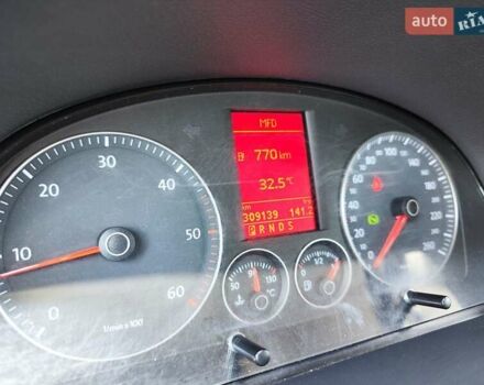 Серый Фольксваген Туран, объемом двигателя 1.9 л и пробегом 310 тыс. км за 7799 $, фото 17 на Automoto.ua