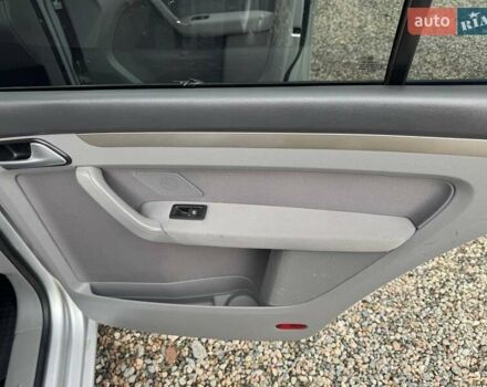 Серый Фольксваген Туран, объемом двигателя 1.6 л и пробегом 238 тыс. км за 7850 $, фото 36 на Automoto.ua