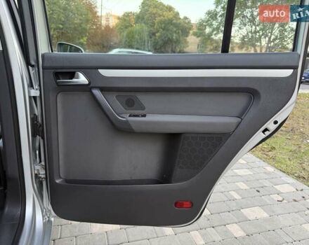 Серый Фольксваген Туран, объемом двигателя 1.4 л и пробегом 167 тыс. км за 9999 $, фото 64 на Automoto.ua