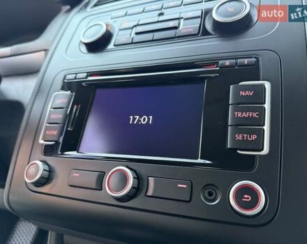 Серый Фольксваген Туран, объемом двигателя 1.4 л и пробегом 167 тыс. км за 9999 $, фото 75 на Automoto.ua