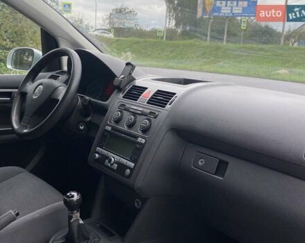 Сірий Фольксваген Туран, об'ємом двигуна 1.4 л та пробігом 175 тис. км за 6800 $, фото 8 на Automoto.ua