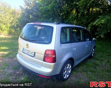 Серый Фольксваген Туран, объемом двигателя 1.4 л и пробегом 228 тыс. км за 7300 $, фото 3 на Automoto.ua