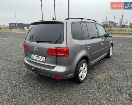 Серый Фольксваген Туран, объемом двигателя 1.6 л и пробегом 315 тыс. км за 9199 $, фото 3 на Automoto.ua