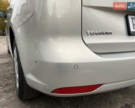 Серый Фольксваген Туран, объемом двигателя 1.39 л и пробегом 168 тыс. км за 9500 $, фото 12 на Automoto.ua