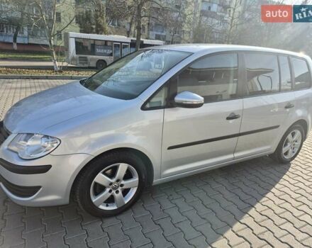 Серый Фольксваген Туран, объемом двигателя 1.9 л и пробегом 238 тыс. км за 9200 $, фото 2 на Automoto.ua