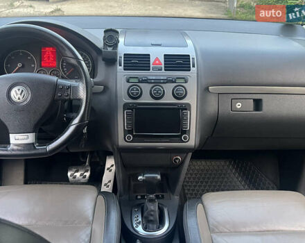 Серый Фольксваген Туран, объемом двигателя 1.97 л и пробегом 296 тыс. км за 10500 $, фото 9 на Automoto.ua