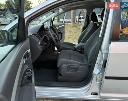 Серый Фольксваген Туран, объемом двигателя 1.4 л и пробегом 167 тыс. км за 9999 $, фото 36 на Automoto.ua