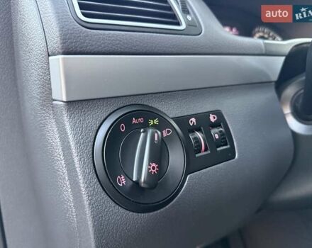 Серый Фольксваген Туран, объемом двигателя 1.4 л и пробегом 167 тыс. км за 9999 $, фото 43 на Automoto.ua