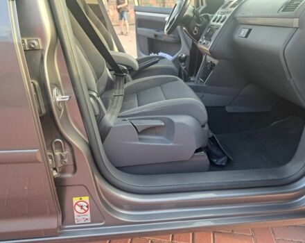 Серый Фольксваген Туран, объемом двигателя 1.4 л и пробегом 216 тыс. км за 4300 $, фото 20 на Automoto.ua