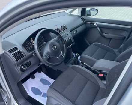 Сірий Фольксваген Туран, об'ємом двигуна 1.4 л та пробігом 230 тис. км за 8800 $, фото 3 на Automoto.ua