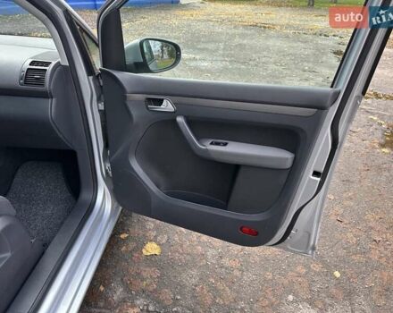 Сірий Фольксваген Туран, об'ємом двигуна 1.39 л та пробігом 216 тис. км за 8500 $, фото 27 на Automoto.ua