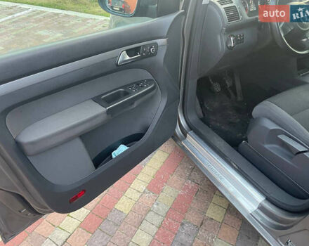 Сірий Фольксваген Туран, об'ємом двигуна 1.6 л та пробігом 230 тис. км за 11500 $, фото 8 на Automoto.ua