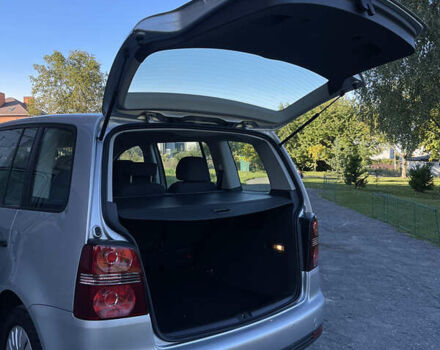 Сірий Фольксваген Туран, об'ємом двигуна 1.4 л та пробігом 173 тис. км за 7300 $, фото 25 на Automoto.ua