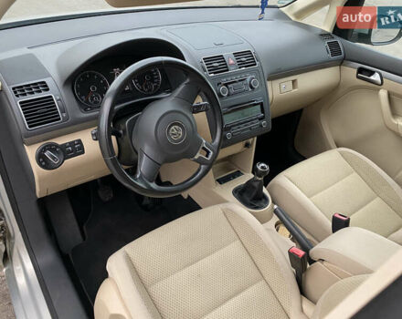 Серый Фольксваген Туран, объемом двигателя 1.39 л и пробегом 168 тыс. км за 9500 $, фото 57 на Automoto.ua