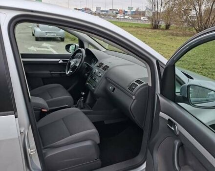 Серый Фольксваген Туран, объемом двигателя 1.39 л и пробегом 274 тыс. км за 7950 $, фото 4 на Automoto.ua