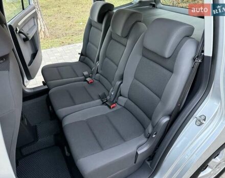 Серый Фольксваген Туран, объемом двигателя 1.4 л и пробегом 167 тыс. км за 9999 $, фото 68 на Automoto.ua