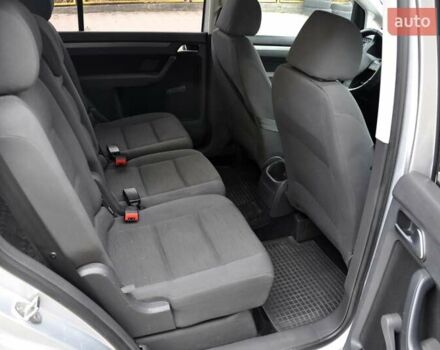 Сірий Фольксваген Туран, об'ємом двигуна 1.9 л та пробігом 172 тис. км за 6999 $, фото 22 на Automoto.ua