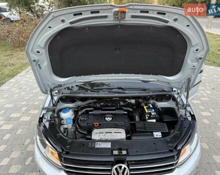 Серый Фольксваген Туран, объемом двигателя 1.4 л и пробегом 167 тыс. км за 9999 $, фото 50 на Automoto.ua
