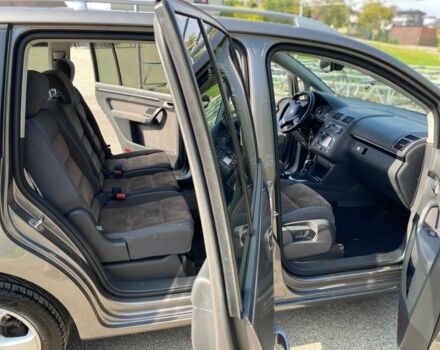 Сірий Фольксваген Туран, об'ємом двигуна 2 л та пробігом 178 тис. км за 3150 $, фото 7 на Automoto.ua