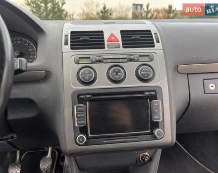 Сірий Фольксваген Туран, об'ємом двигуна 1.4 л та пробігом 135 тис. км за 6900 $, фото 21 на Automoto.ua