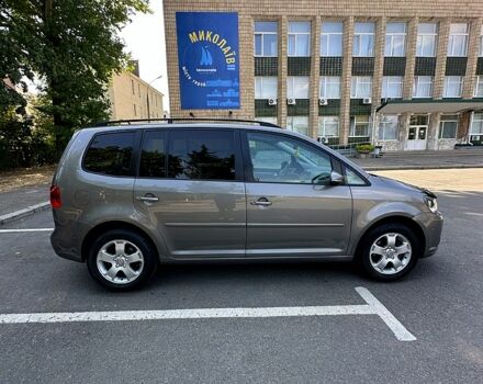 Серый Фольксваген Туран, объемом двигателя 1.4 л и пробегом 178 тыс. км за 8500 $, фото 2 на Automoto.ua