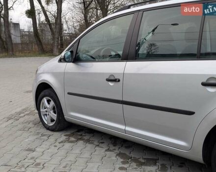 Серый Фольксваген Туран, объемом двигателя 1.4 л и пробегом 274 тыс. км за 7500 $, фото 2 на Automoto.ua