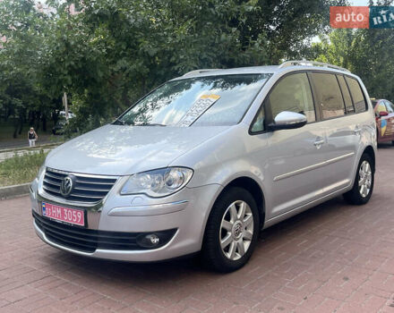 Серый Фольксваген Туран, объемом двигателя 1.4 л и пробегом 179 тыс. км за 8500 $, фото 4 на Automoto.ua