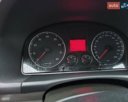 Серый Фольксваген Туран, объемом двигателя 1.4 л и пробегом 270 тыс. км за 6500 $, фото 8 на Automoto.ua