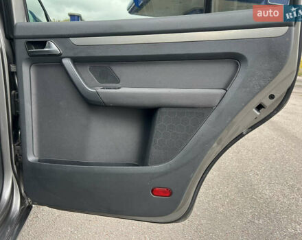 Серый Фольксваген Туран, объемом двигателя 1.4 л и пробегом 198 тыс. км за 8800 $, фото 30 на Automoto.ua