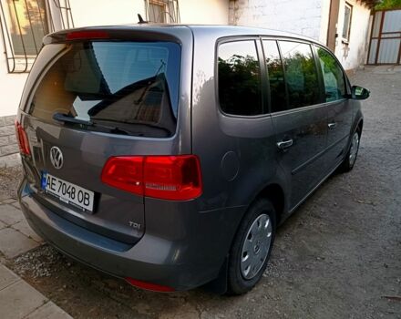 Сірий Фольксваген Туран, об'ємом двигуна 2 л та пробігом 325 тис. км за 9000 $, фото 2 на Automoto.ua