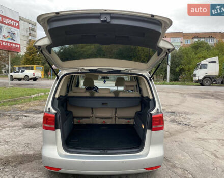 Серый Фольксваген Туран, объемом двигателя 1.39 л и пробегом 168 тыс. км за 9500 $, фото 19 на Automoto.ua