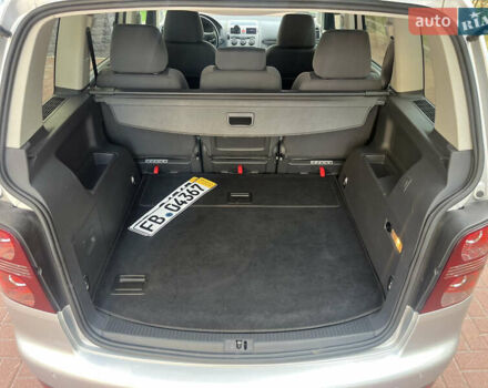 Серый Фольксваген Туран, объемом двигателя 1.4 л и пробегом 179 тыс. км за 8500 $, фото 38 на Automoto.ua